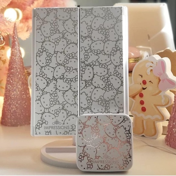🆕 Impressions For Hello Kitty Super Cute Trifold + Compact Mirror Bundle USB - Picture 6 of 12